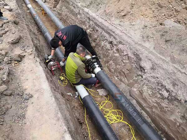 “興（xìng）紀龍（lóng）管道”供熱供暖管道係統PE-RTII型灰色熱力管