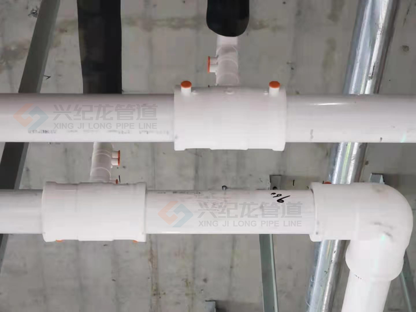 “興紀龍”鋁合金襯塑pert電熔現（xiàn）場